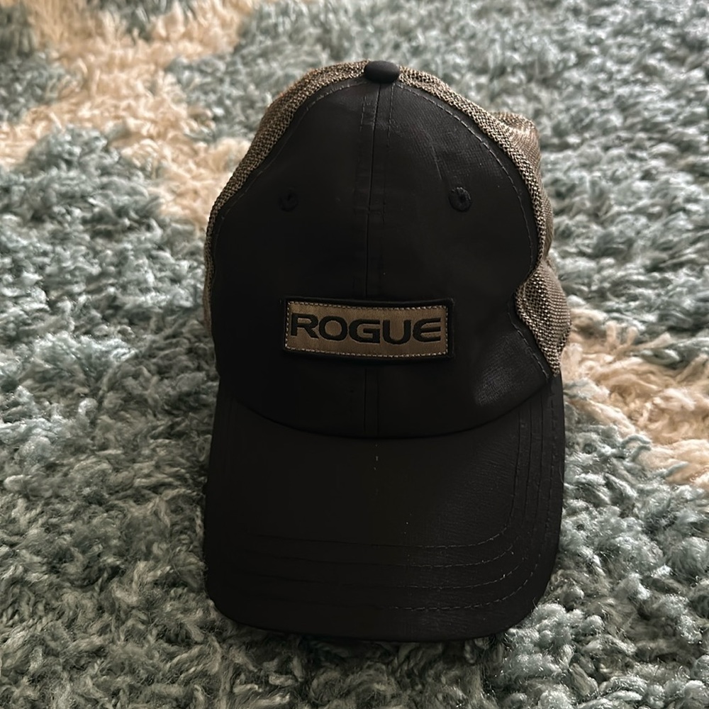 ROGUE ULTRA FIT TRUCKER HAT